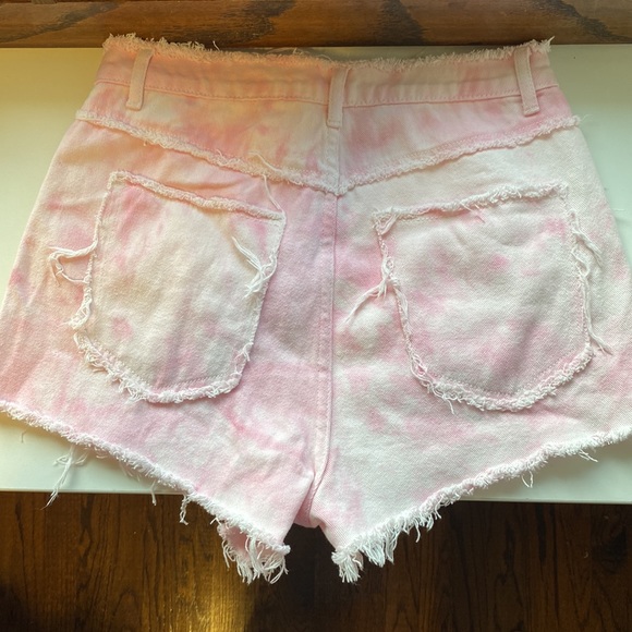 Pink denim tie dye shorts - Picture 2 of 3
